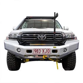 TJM VENTURER HEAVY DUTY BUMPER BLACK STEEL 070SB24N82C Venturer 2095